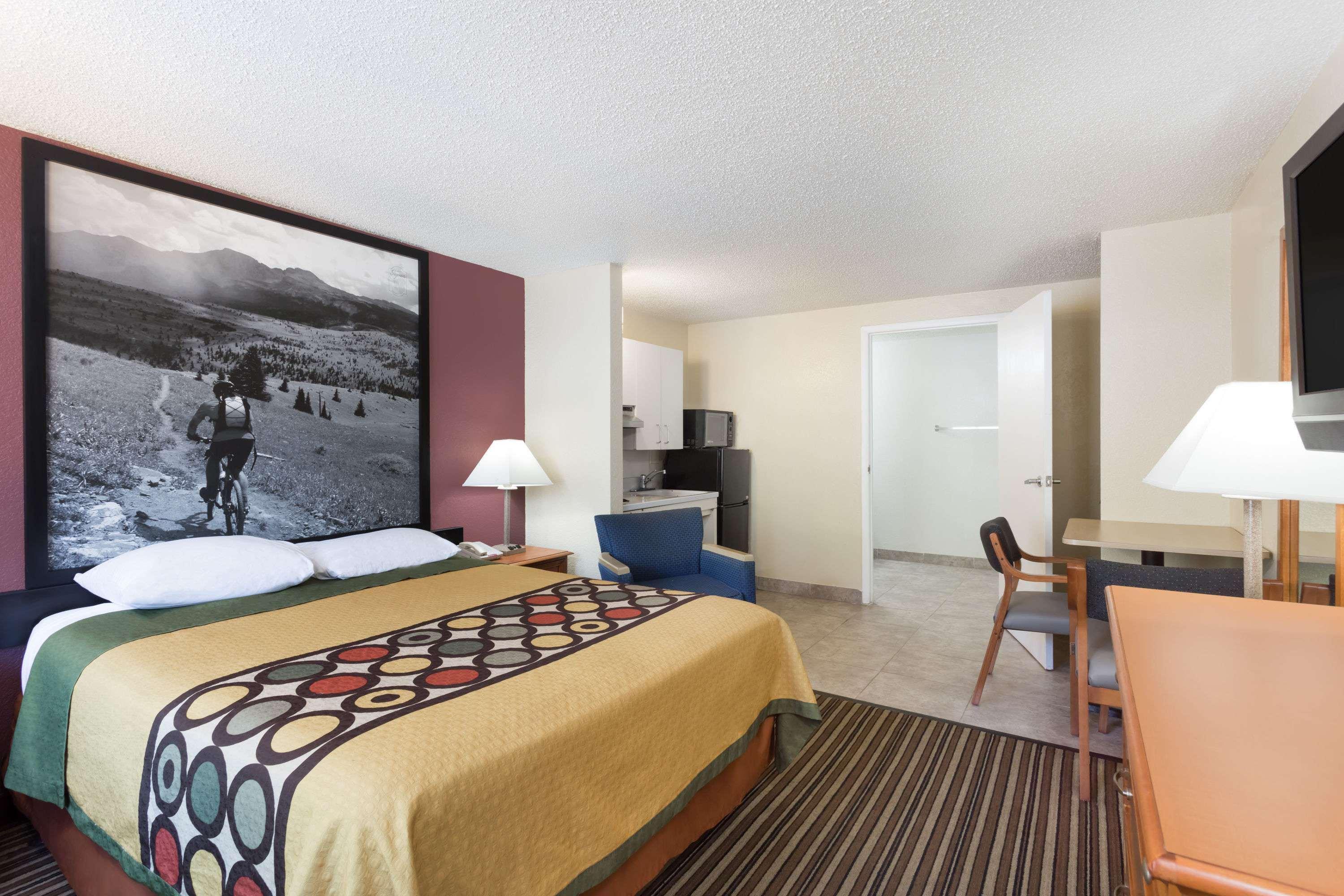 Super 8 By Wyndham Aberdeen Southern Pines Exterior photo